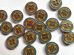 24 Forest Green 4-hole Dimpled Casein 5/8" Buttons Details about   Vintage Buttons France 