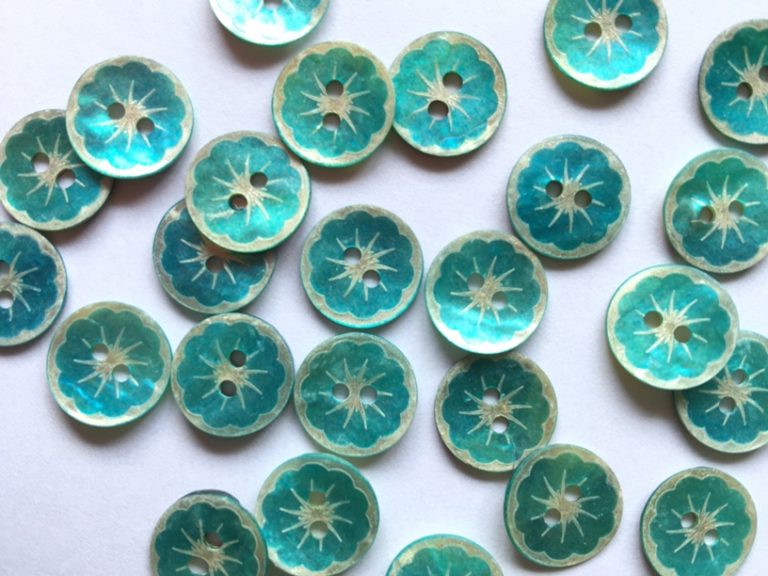 Shell buttons | buttons | TextileGarden