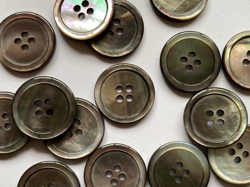 Mother of Pearl Suit Buttons - Smoke